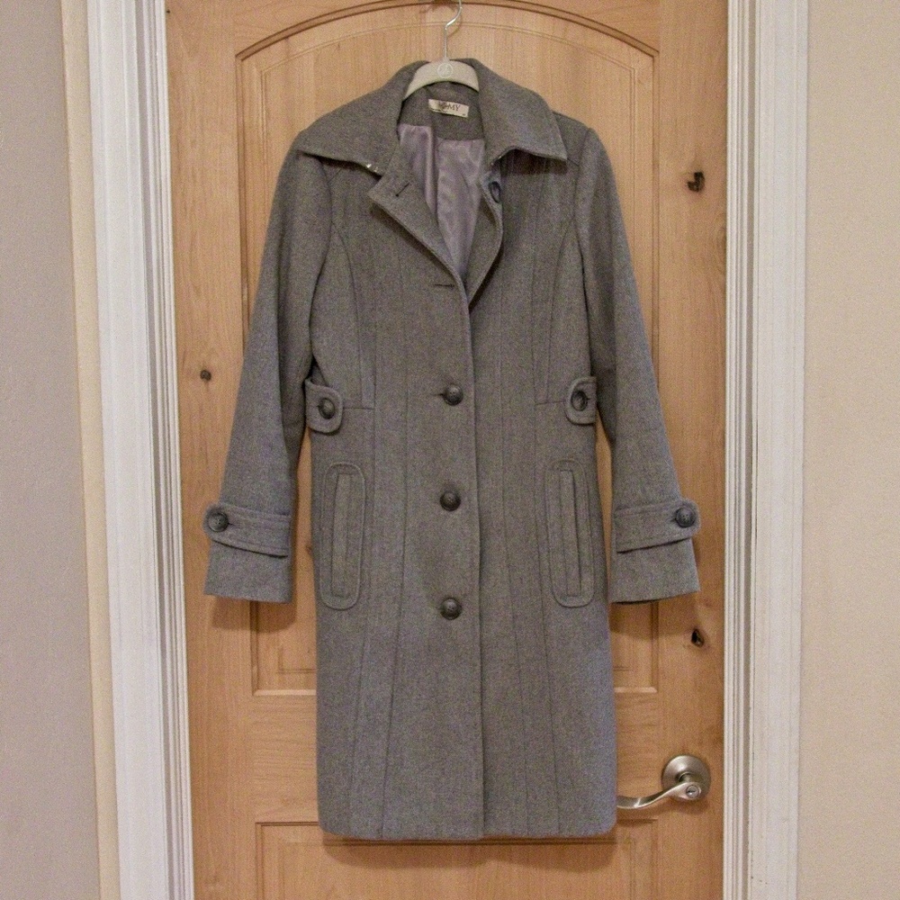 ROMY XS gray trench coat and gloves